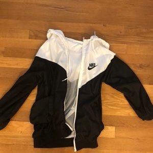 nike windbreaker